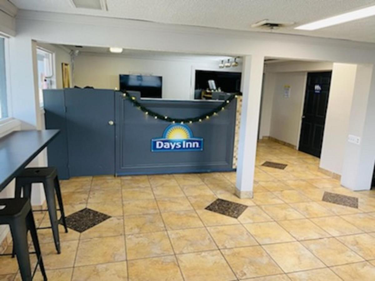 Days Inn And Suites By Wyndham Port Huron Dış mekan fotoğraf