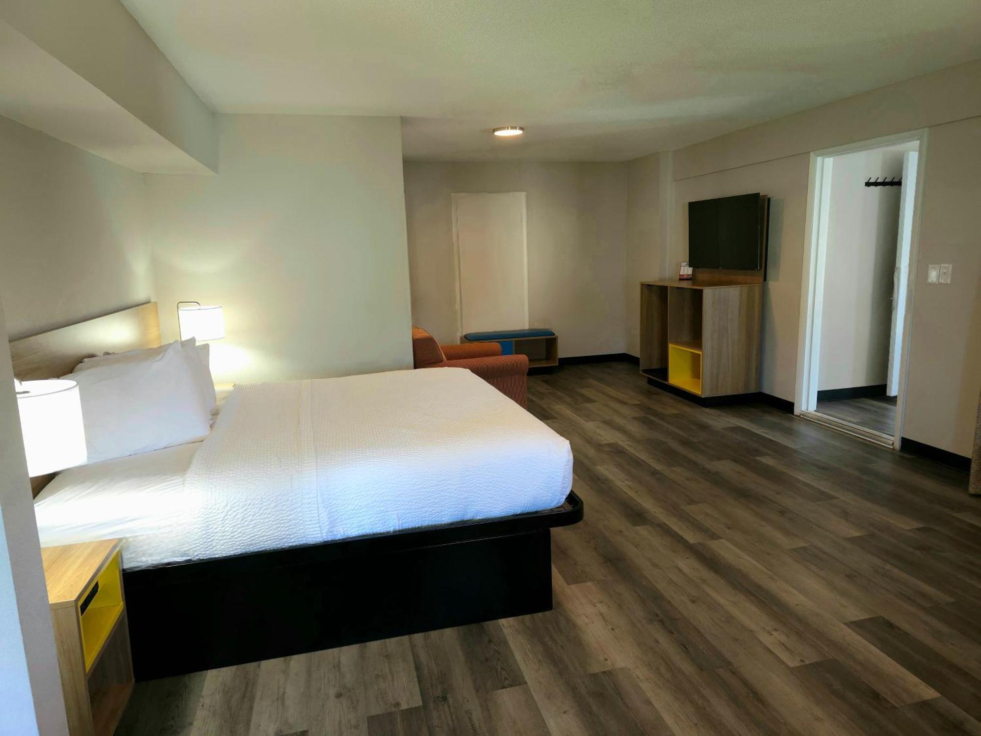 Days Inn And Suites By Wyndham Port Huron Dış mekan fotoğraf