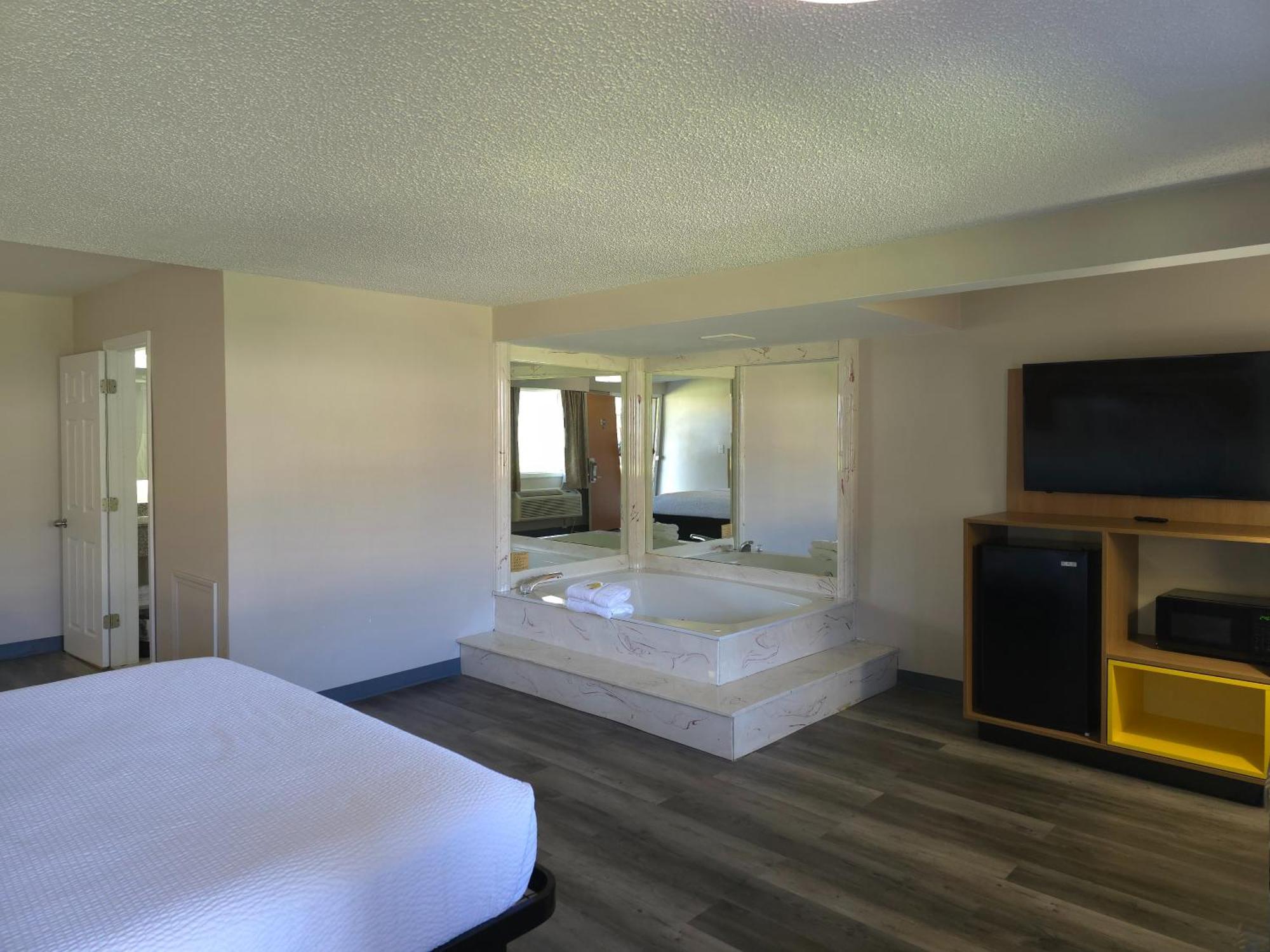 Days Inn And Suites By Wyndham Port Huron Dış mekan fotoğraf