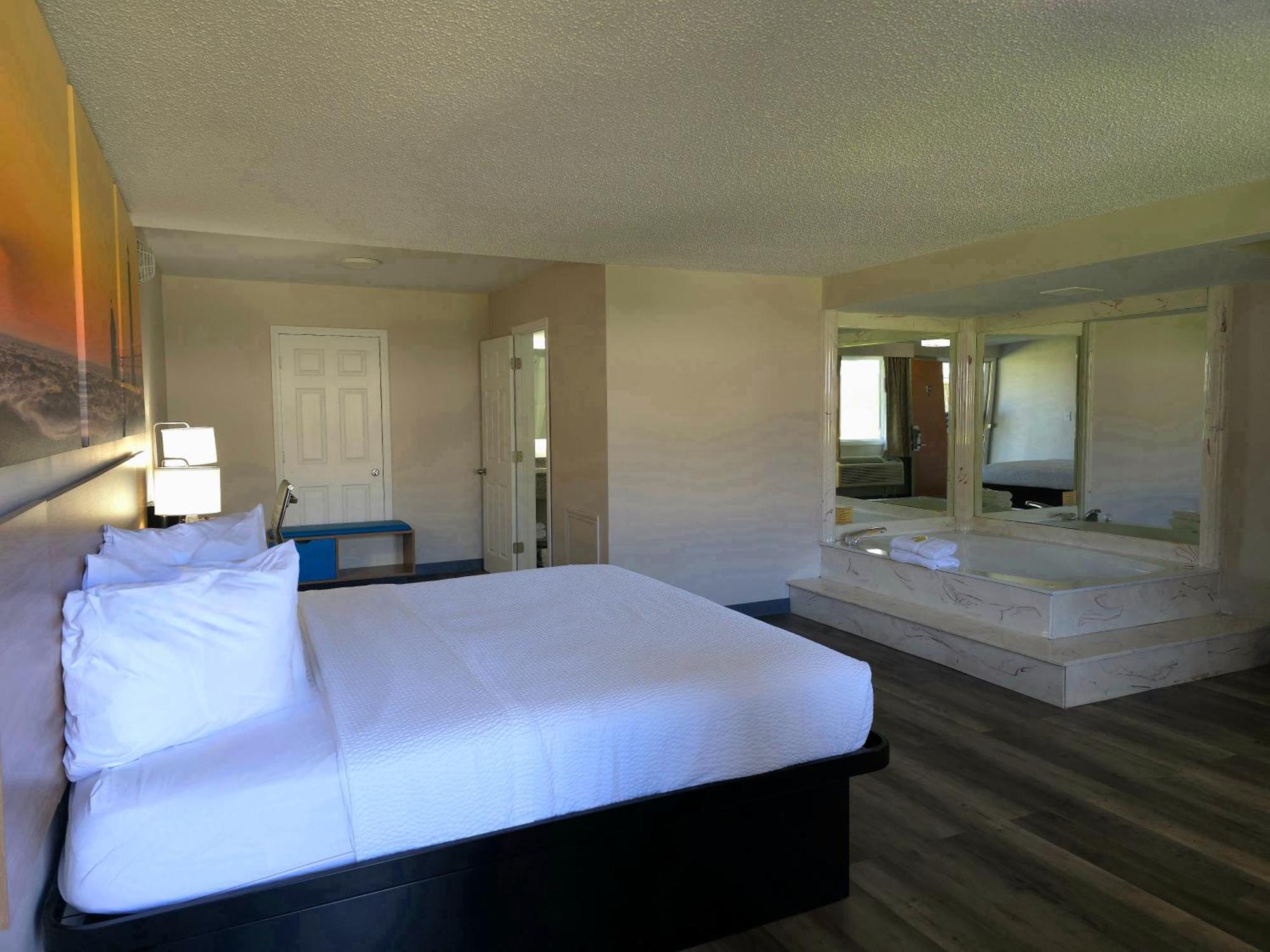 Days Inn And Suites By Wyndham Port Huron Dış mekan fotoğraf